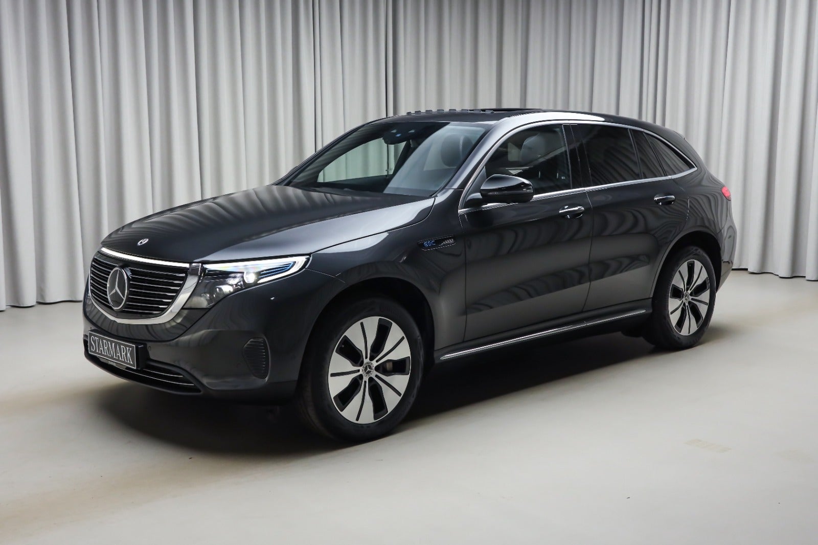 Mercedes-Benz EQC 400 (1/8)