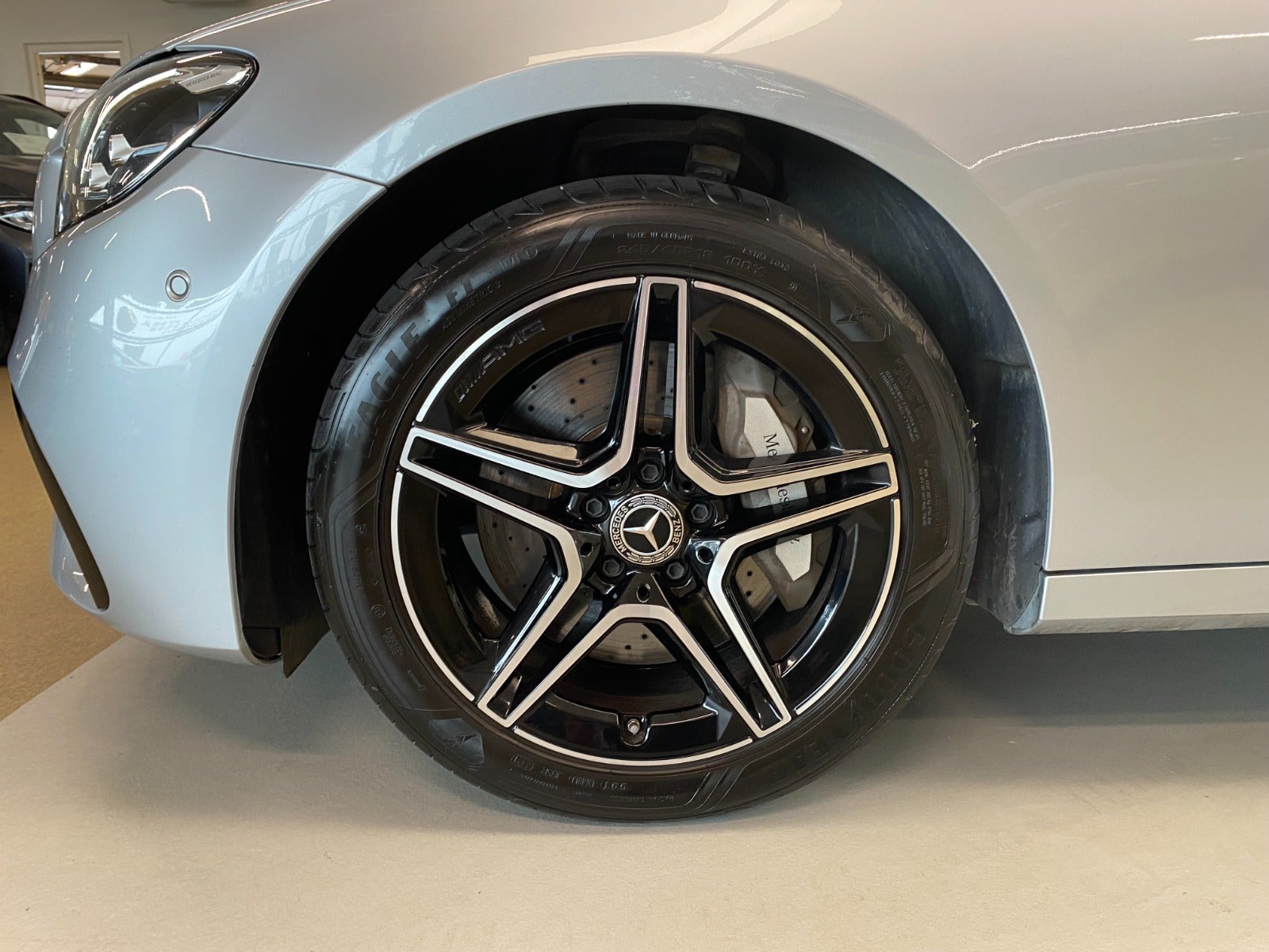 Billede af Mercedes E300 de 2,0 Advantage AMG stc. aut.