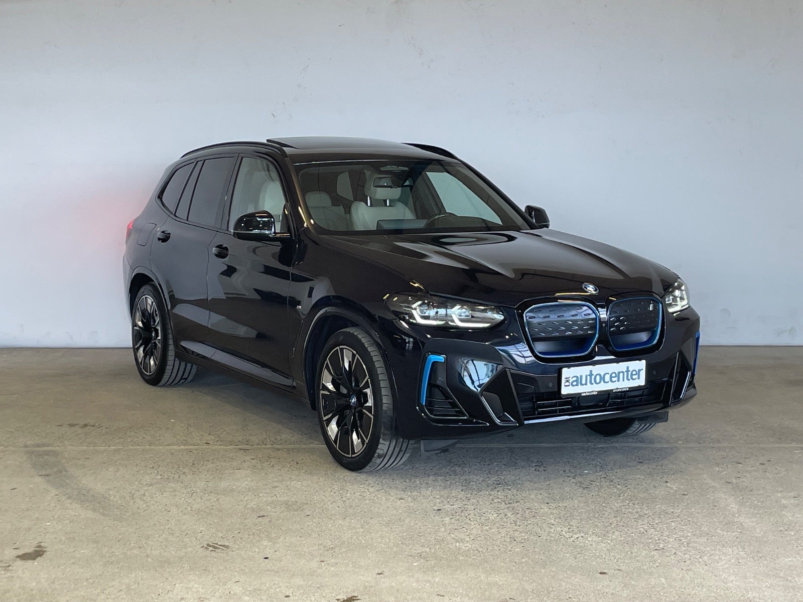 BMW iX3 Charged Plus M-Sport
