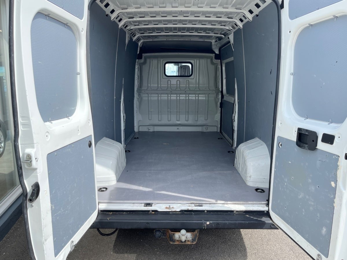 Billede af Peugeot Boxer 335 2,2 BlueHDi 140 L3H2 Premium