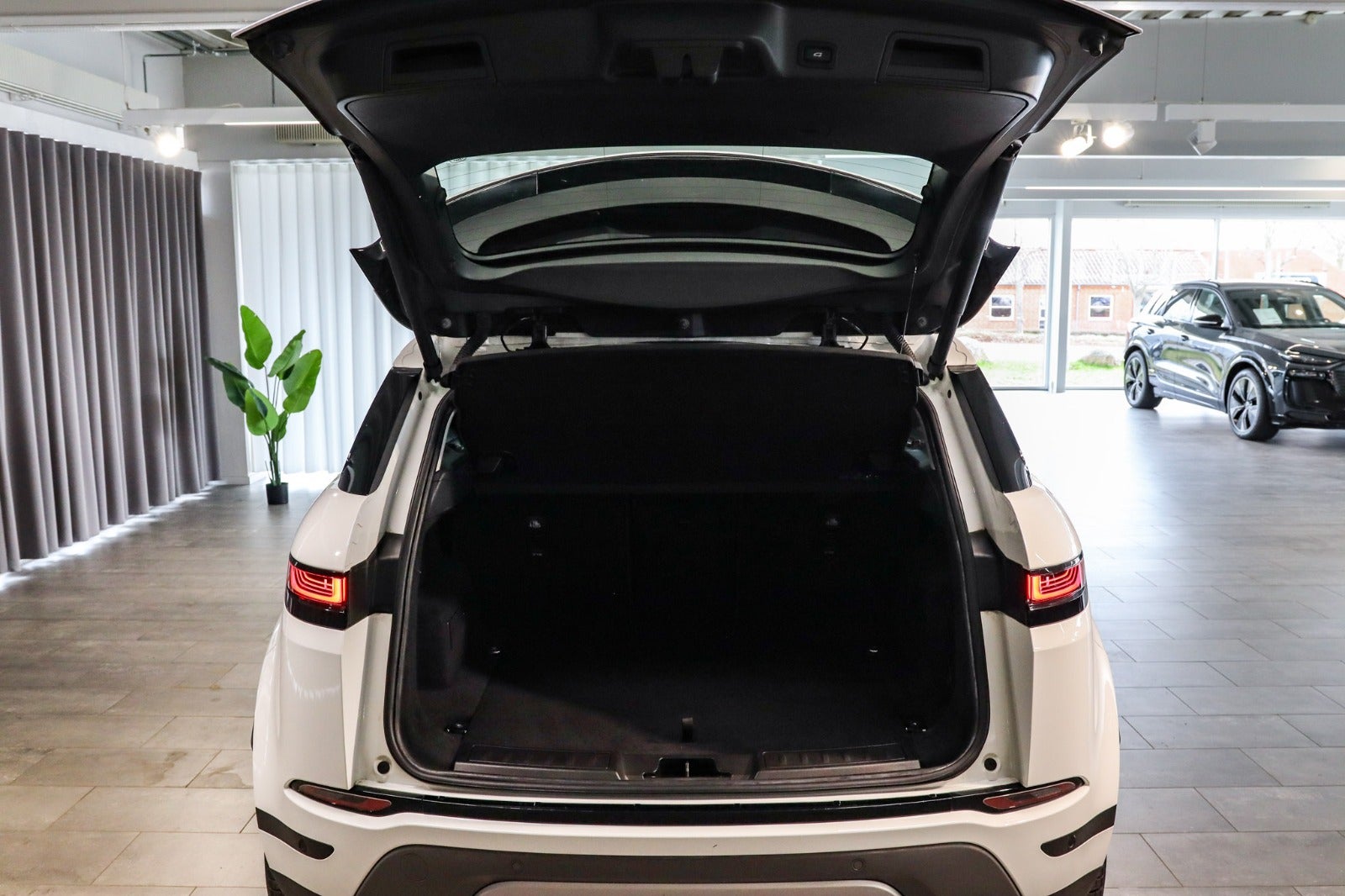 Billede af Land Rover Range Rover Evoque 1,5 P300e SE aut.