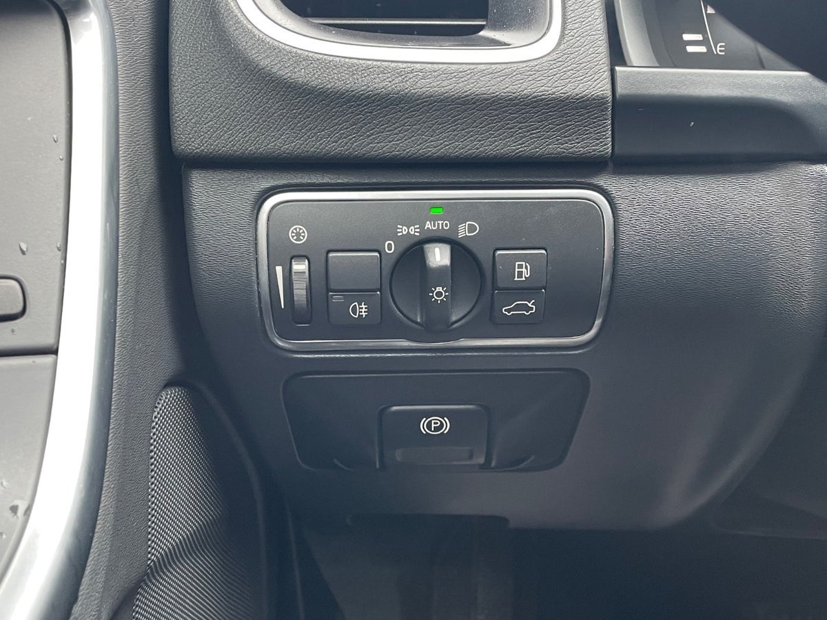 Billede af Volvo V60 2,0 D3 150 Momentum aut. Van