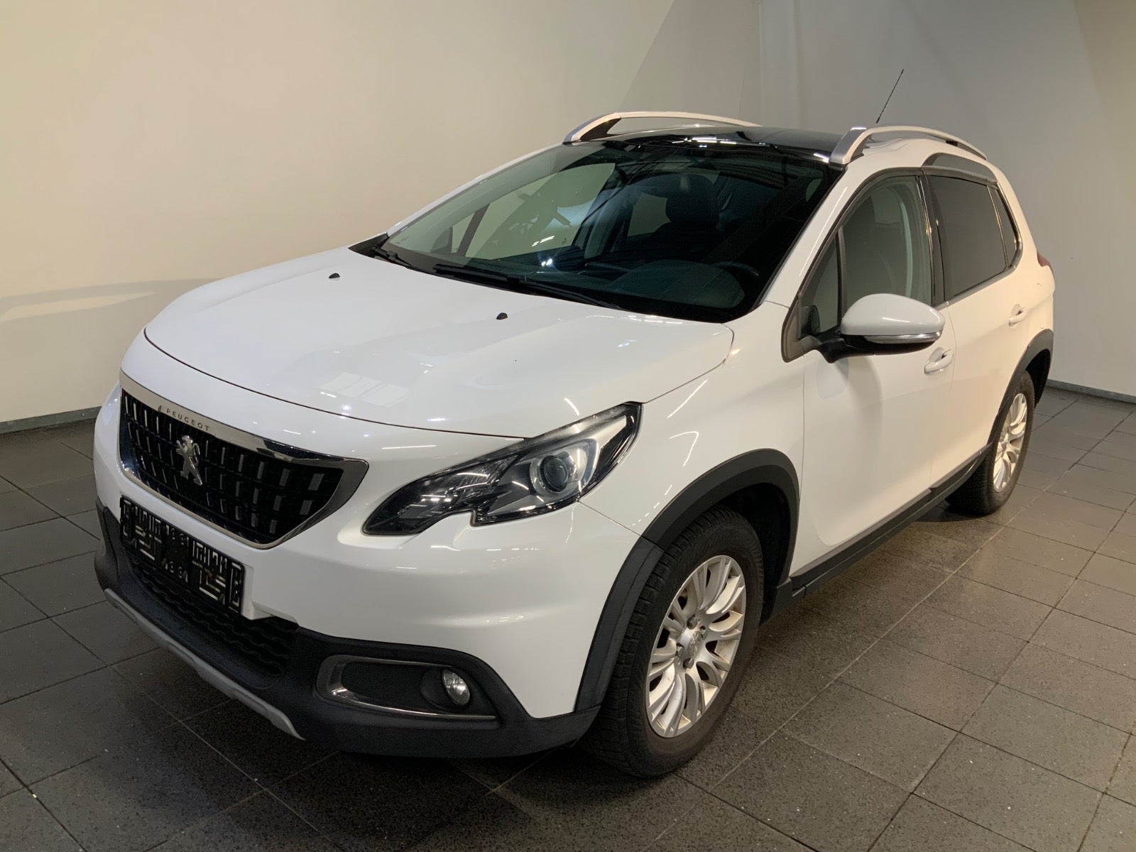 Peugeot 2008 (1/8)