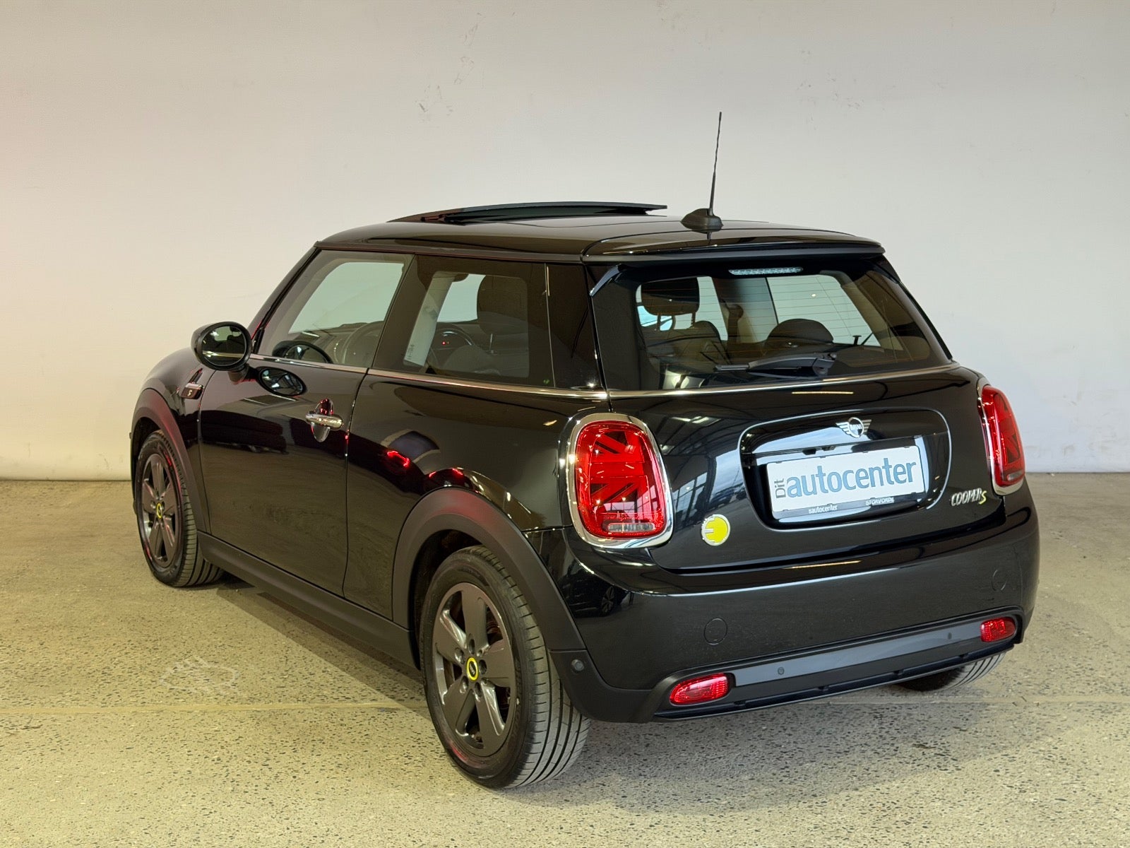 MINI Cooper SE Essential