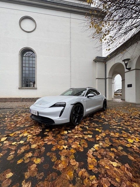 Porsche Taycan 4 Performance+ Cross Turismo