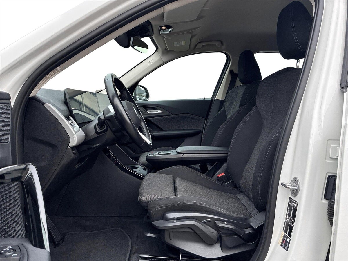 BMW iX1 xDrive30 billede 10