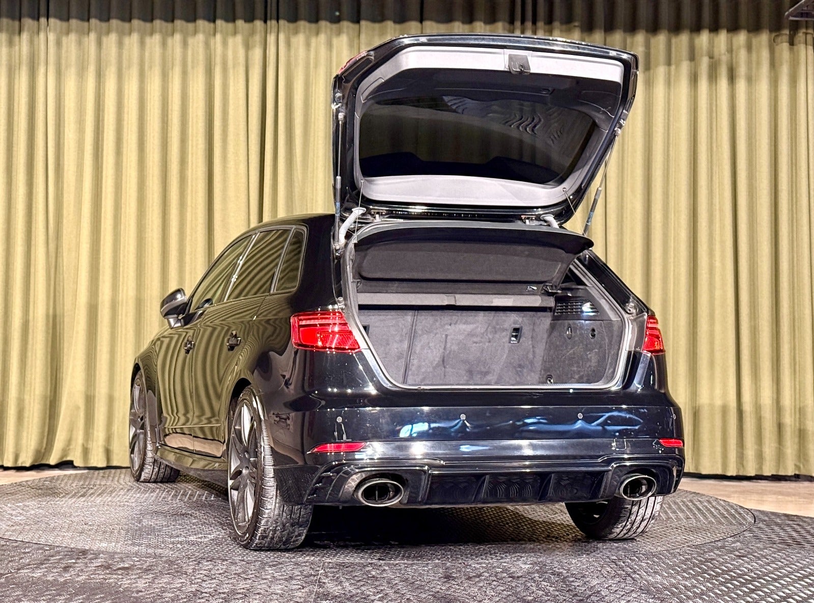 Billede af Audi RS3 2,5 TFSi Sportback quattro S-tr.