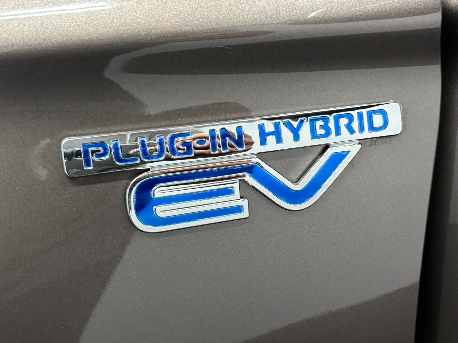 Billede af Mitsubishi Outlander 2,4 PHEV Invite CVT 4WD