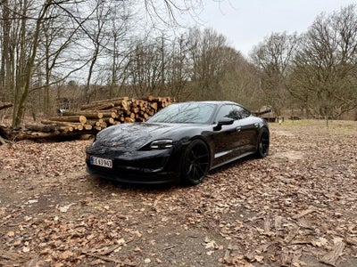 Porsche Taycan   4d