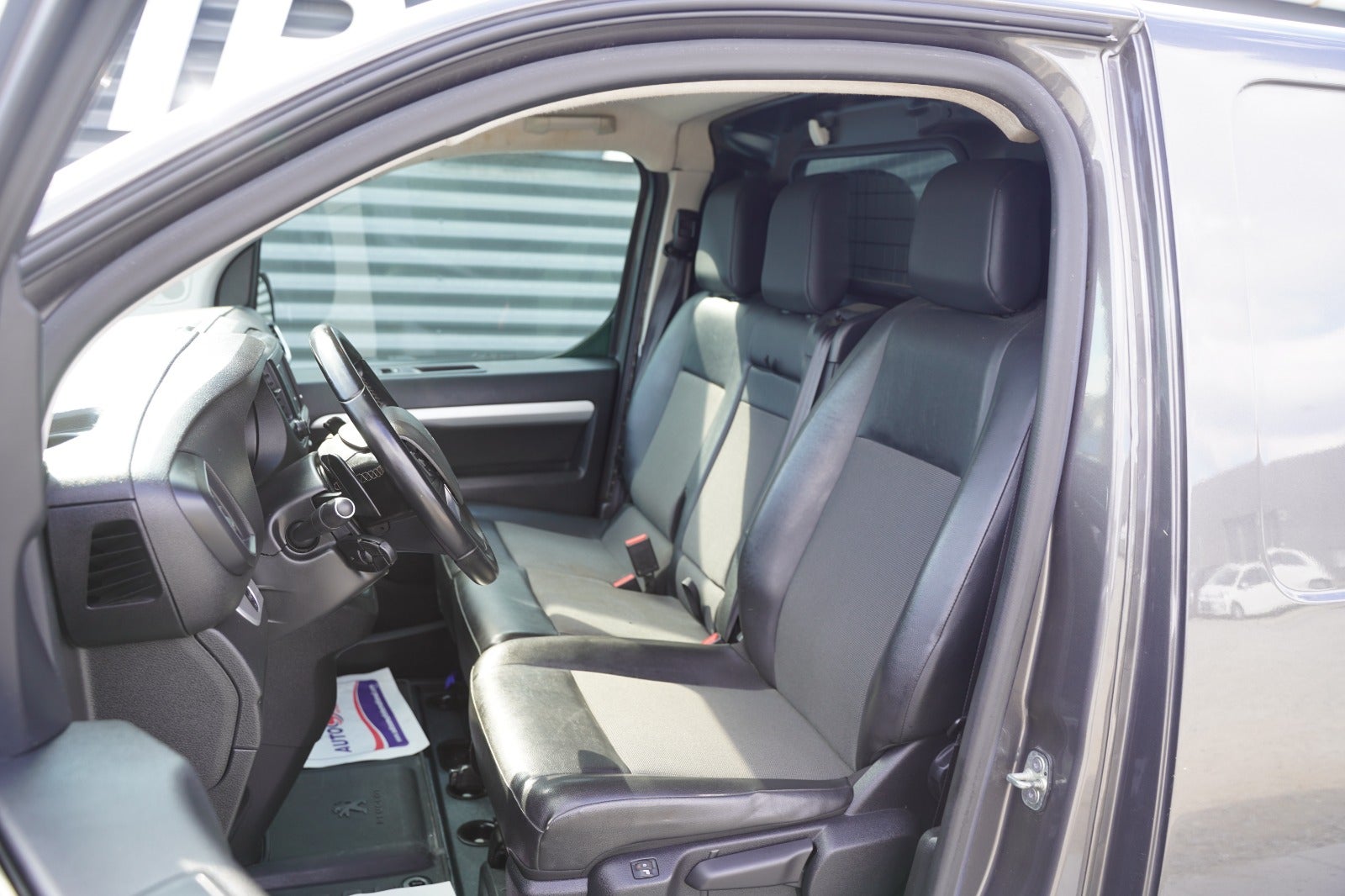 Billede af Peugeot Expert 2,0 BlueHDi 177 L2 Premium EAT8 Van