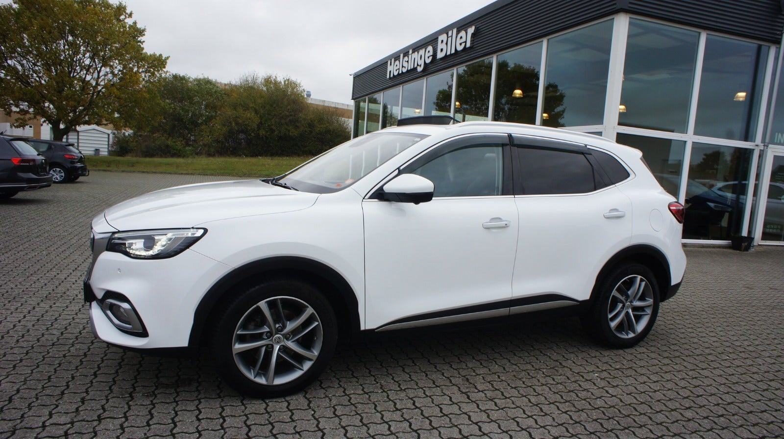 MG EHS PHEV Luxury