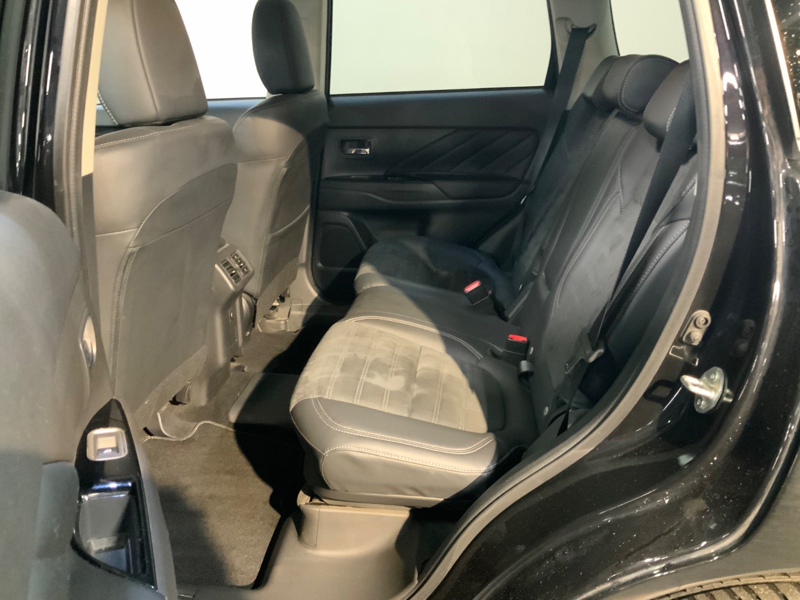 Mitsubishi Outlander (6/8)