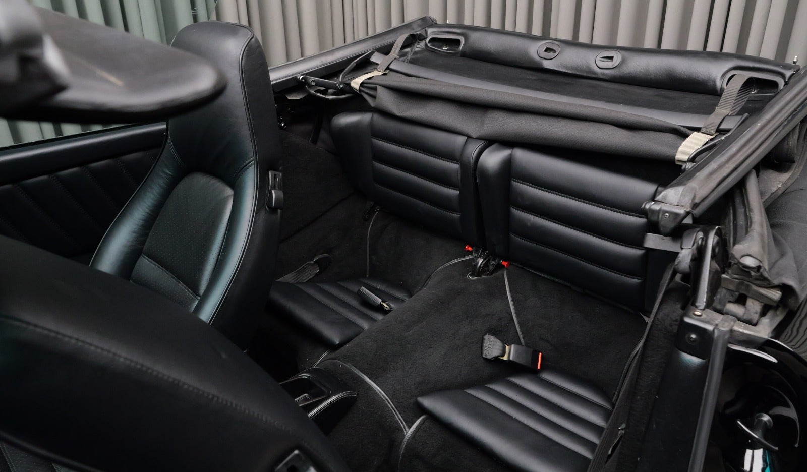 Porsche 911 Carrera 2 Cabriolet