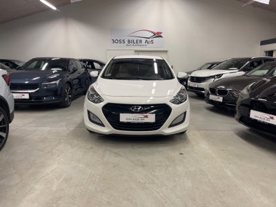 Hyundai i30 1,6 CRDi 110 Style Eco Diesel modelår 2013 km 118000 Hvid nysynet ABS airbag centrallås 