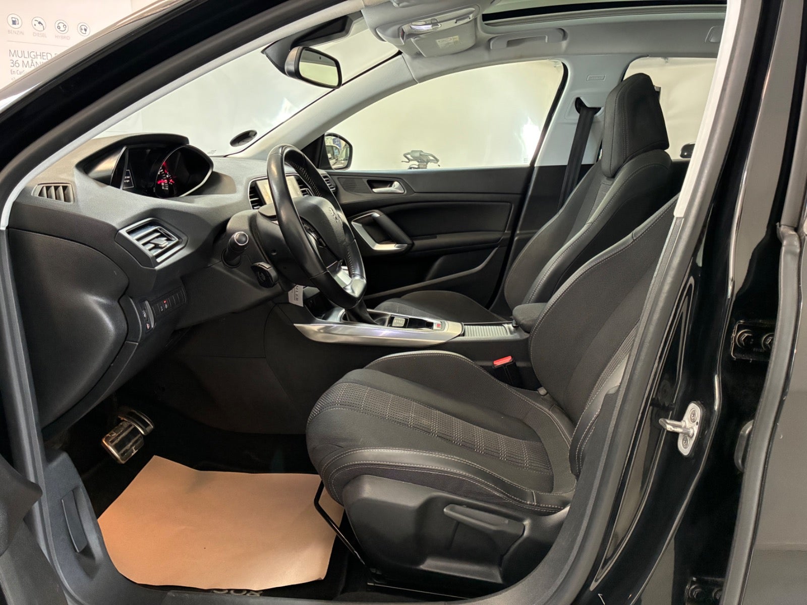 Billede af Peugeot 308 1,2 e-THP 130 Allure Sky SW EAT6