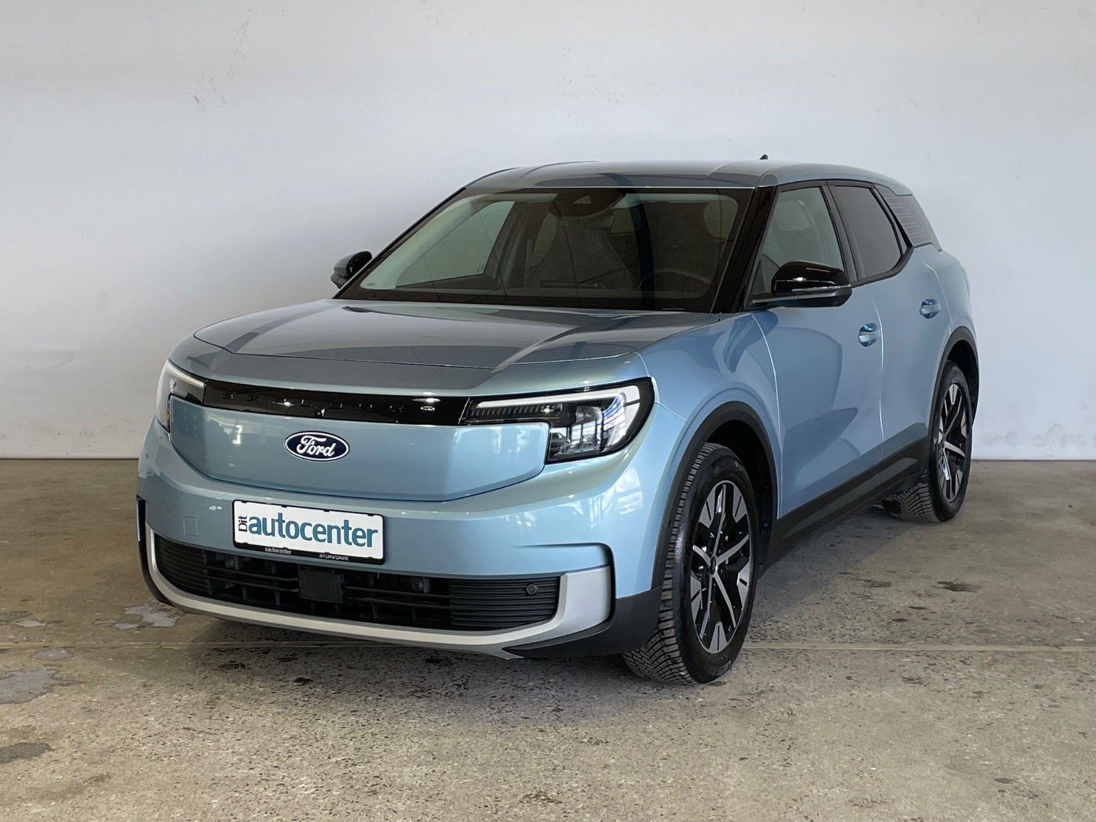 Ford Explorer Select Extended Range