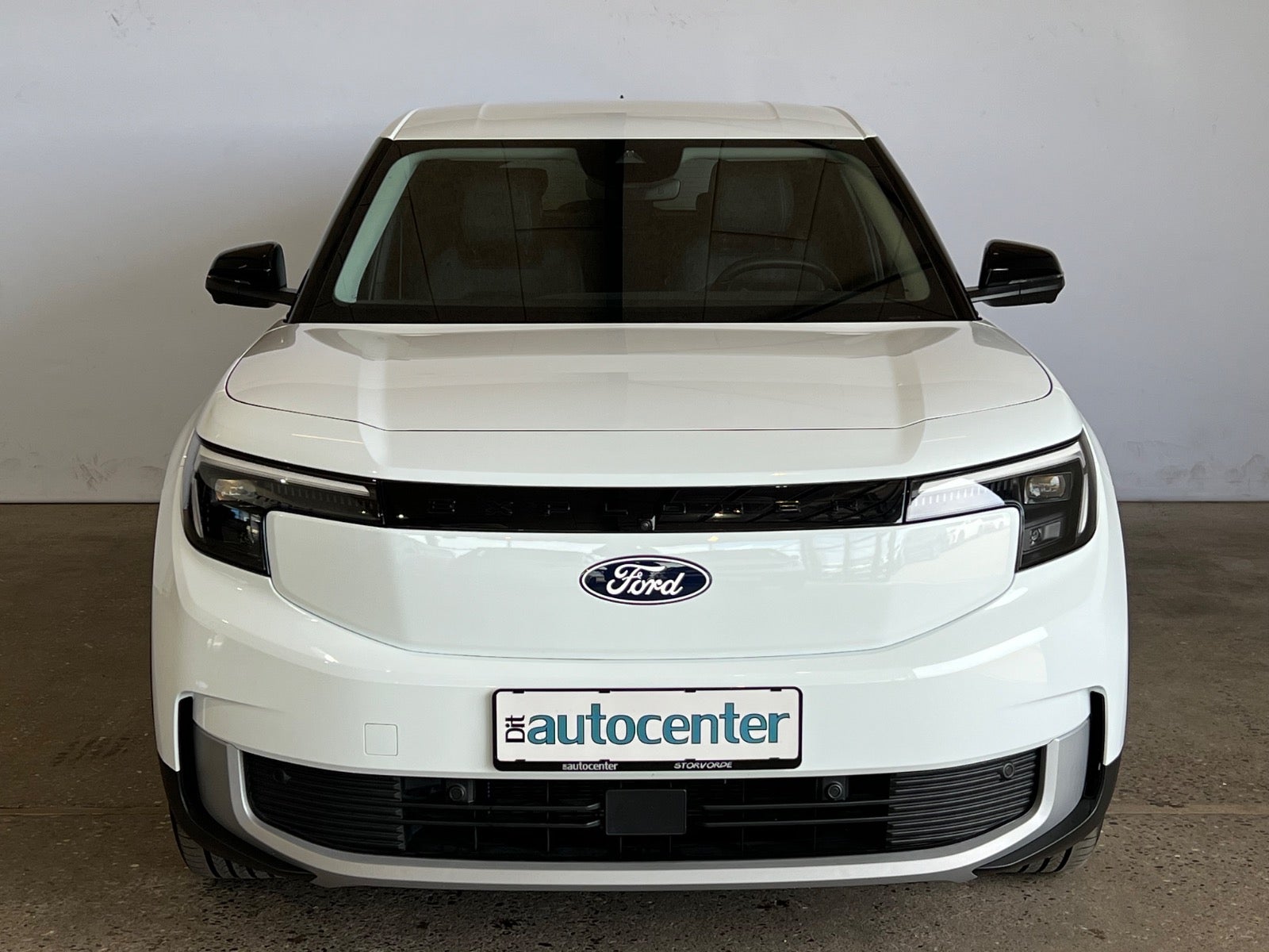 Ford Explorer Premium Extended Range AWD