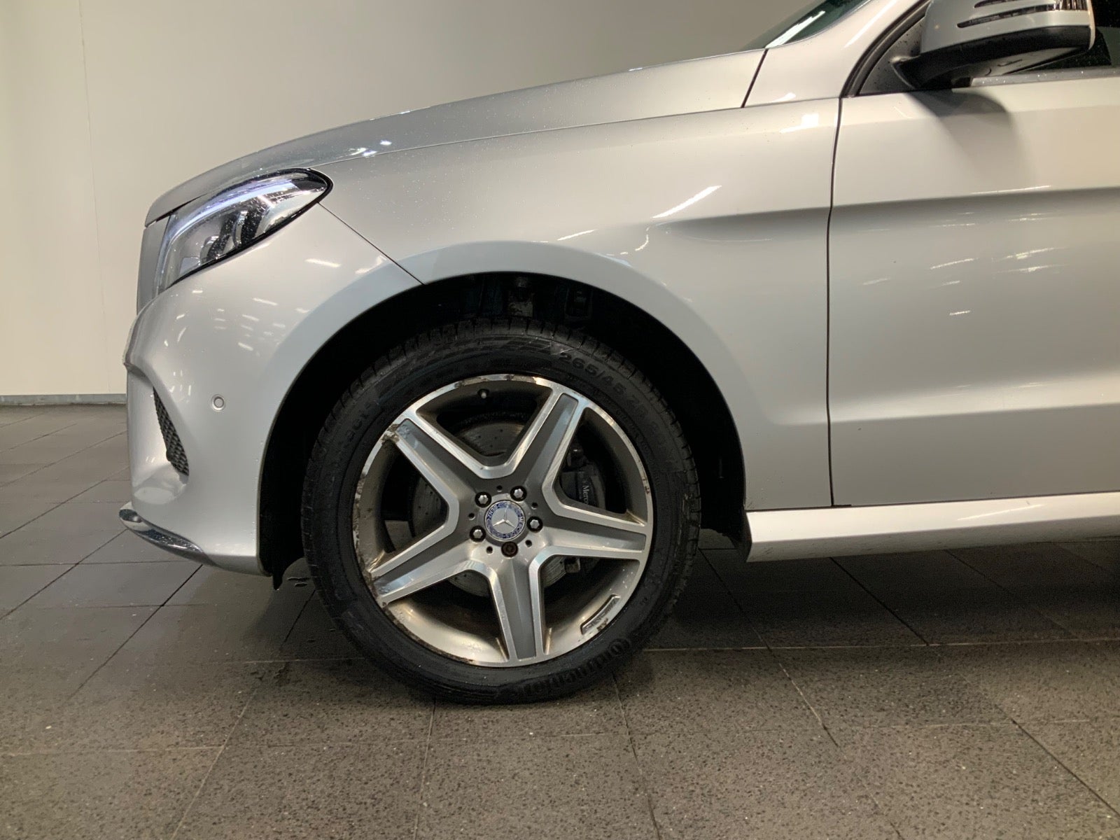 Mercedes-Benz GLE 350 d (4/8)