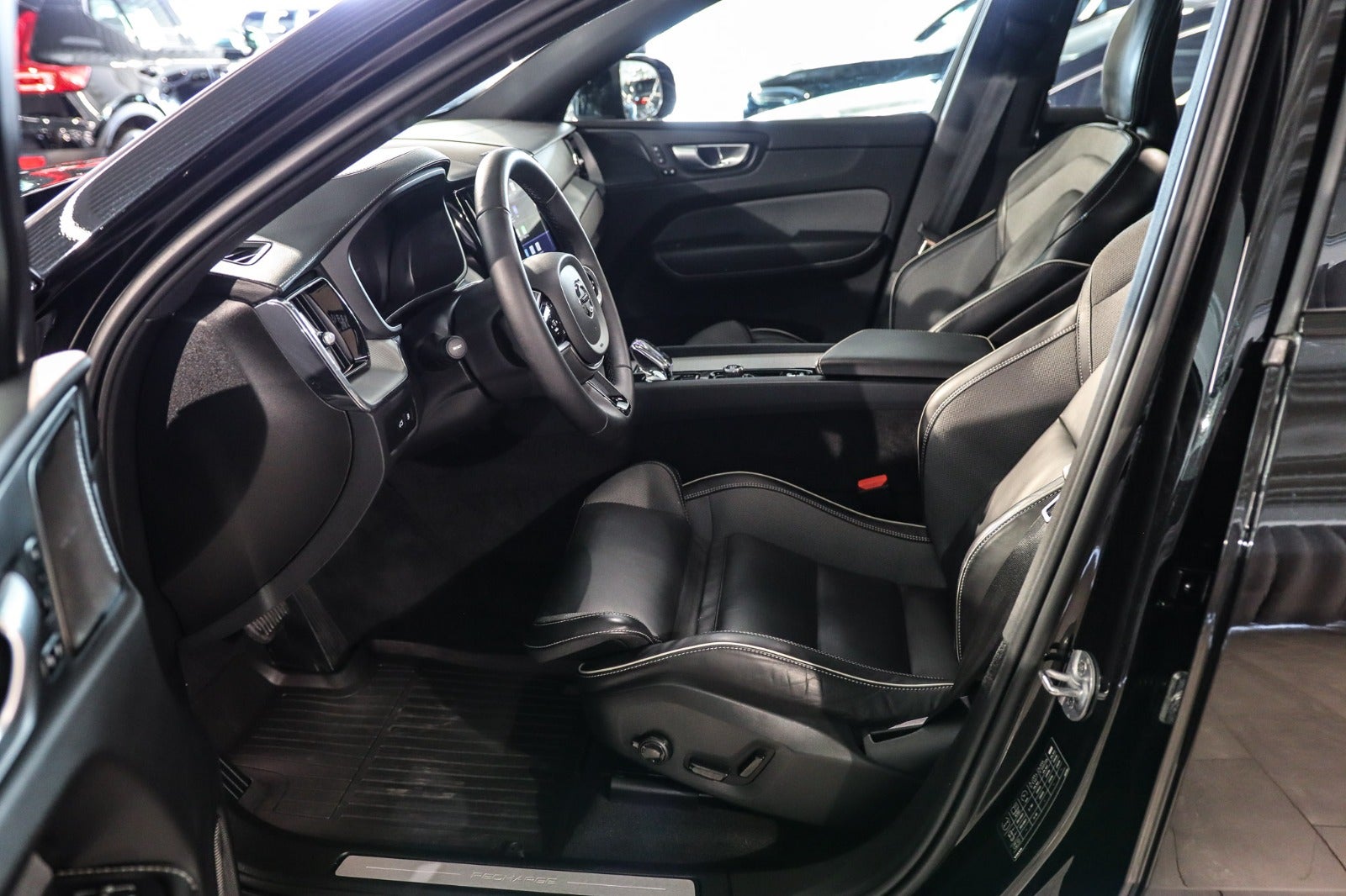 Billede af Volvo XC60 2,0 T8 ReCharge Ultimate Dark aut. AWD