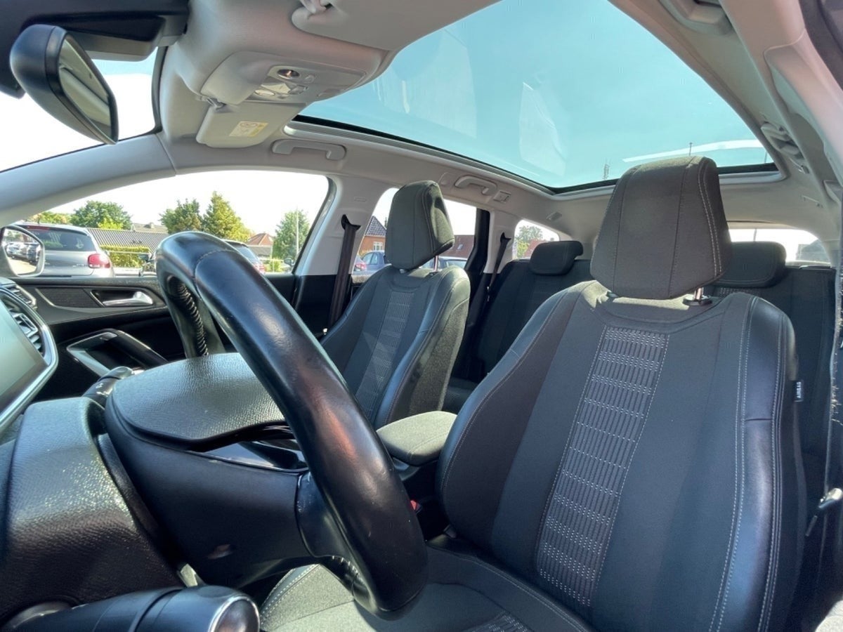 Billede af Peugeot 308 1,6 BlueHDi 120 Allure Sky SW