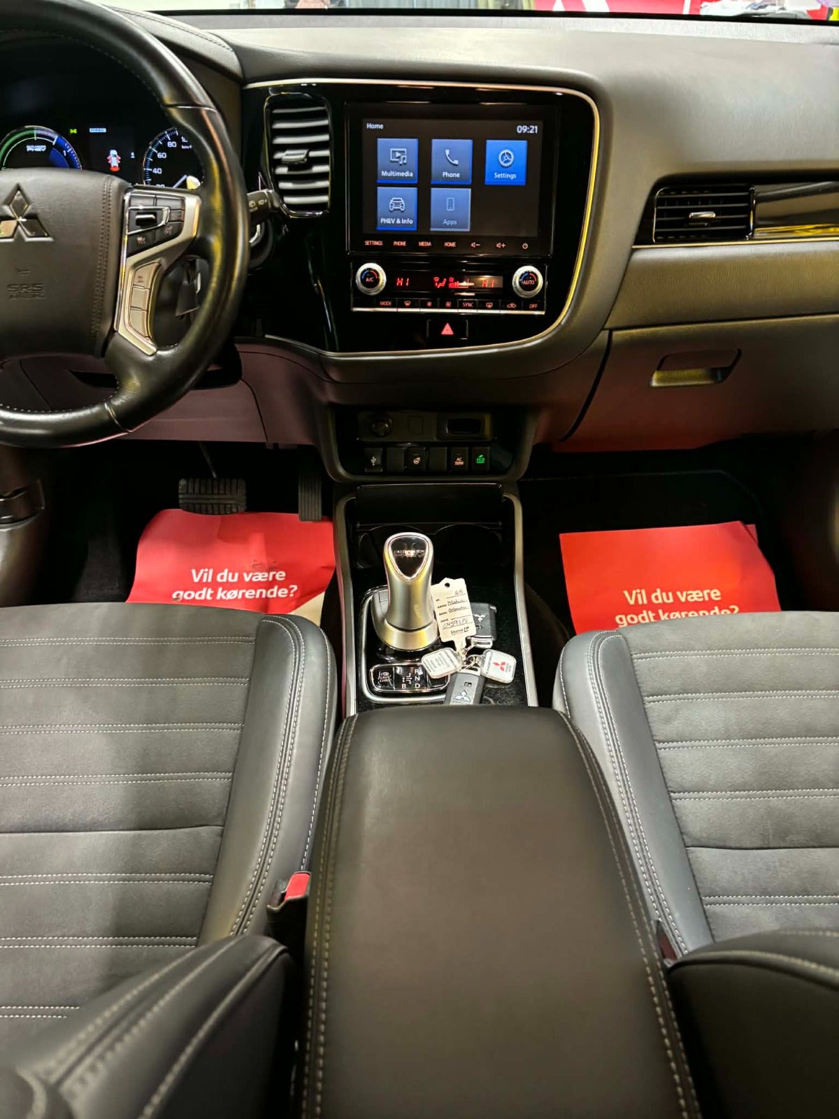 Billede af Mitsubishi Outlander 2,4 PHEV Inform CVT 4WD