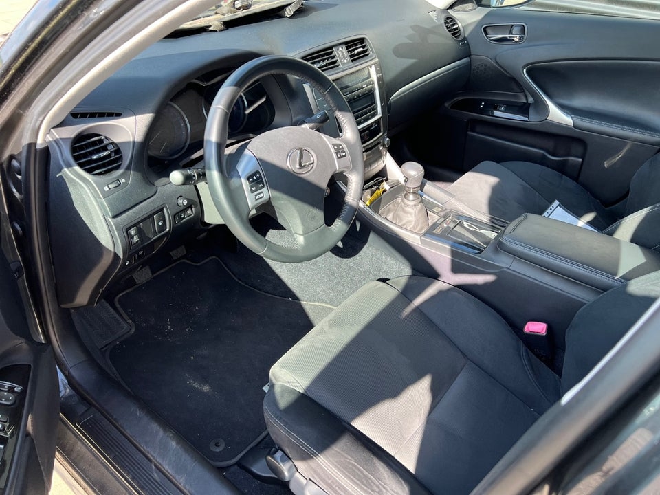 Lexus IS200d, Billede 2