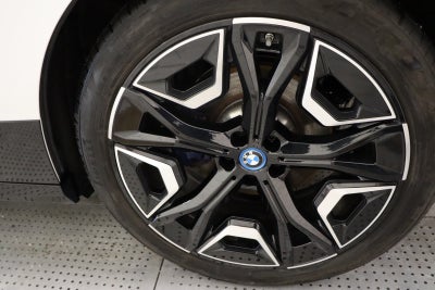 BMW iX xDrive40 Fully Charged