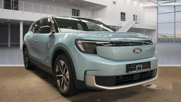 Ford Explorer Select Extended Range