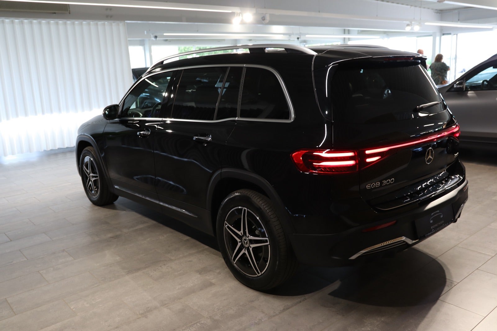 Billede af Mercedes EQB300  AMG Premium 4Matic
