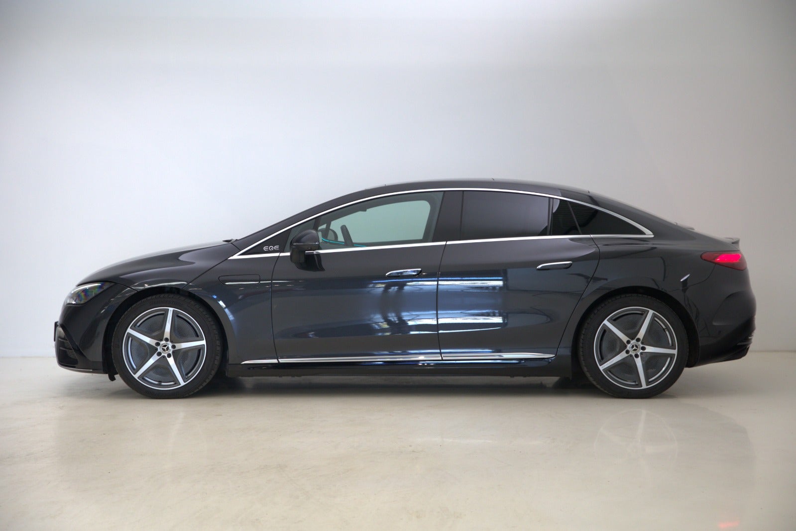 Mercedes-Benz EQE350 AMG Line