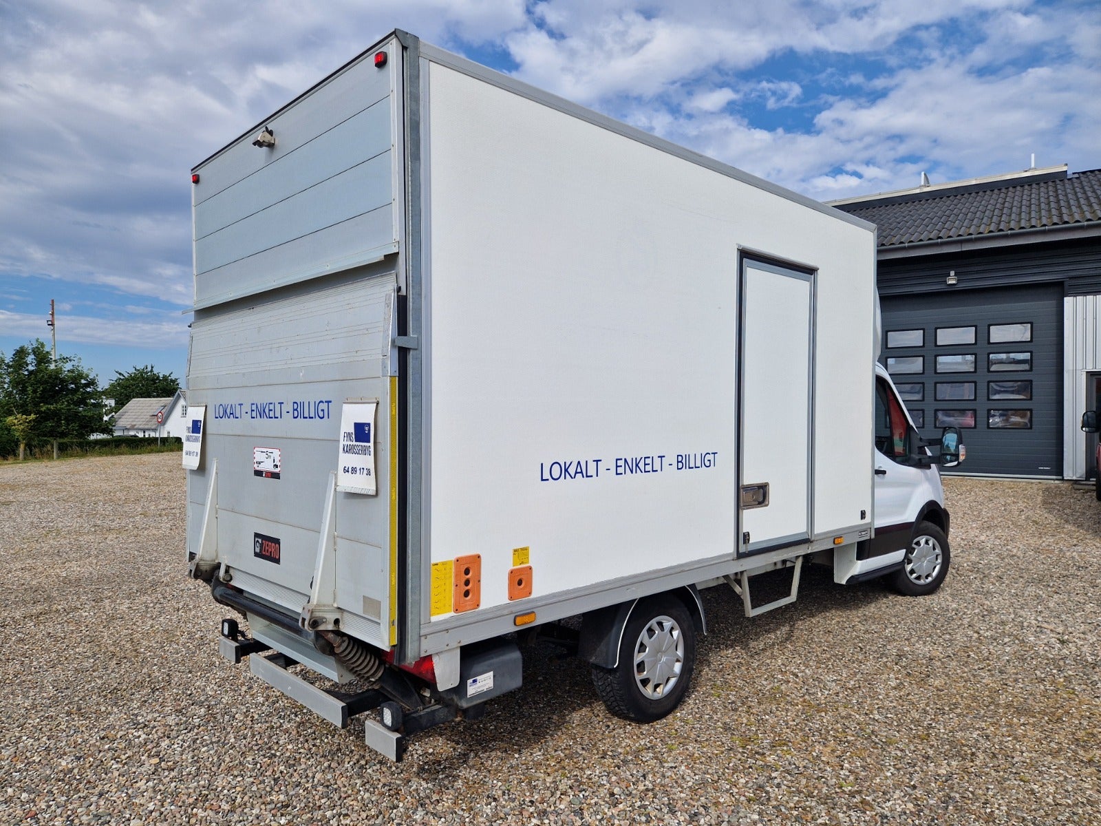 Billede af Ford Transit 350 L4 Chassis 2,0 TDCi 160 Alukasse m/lift FWD