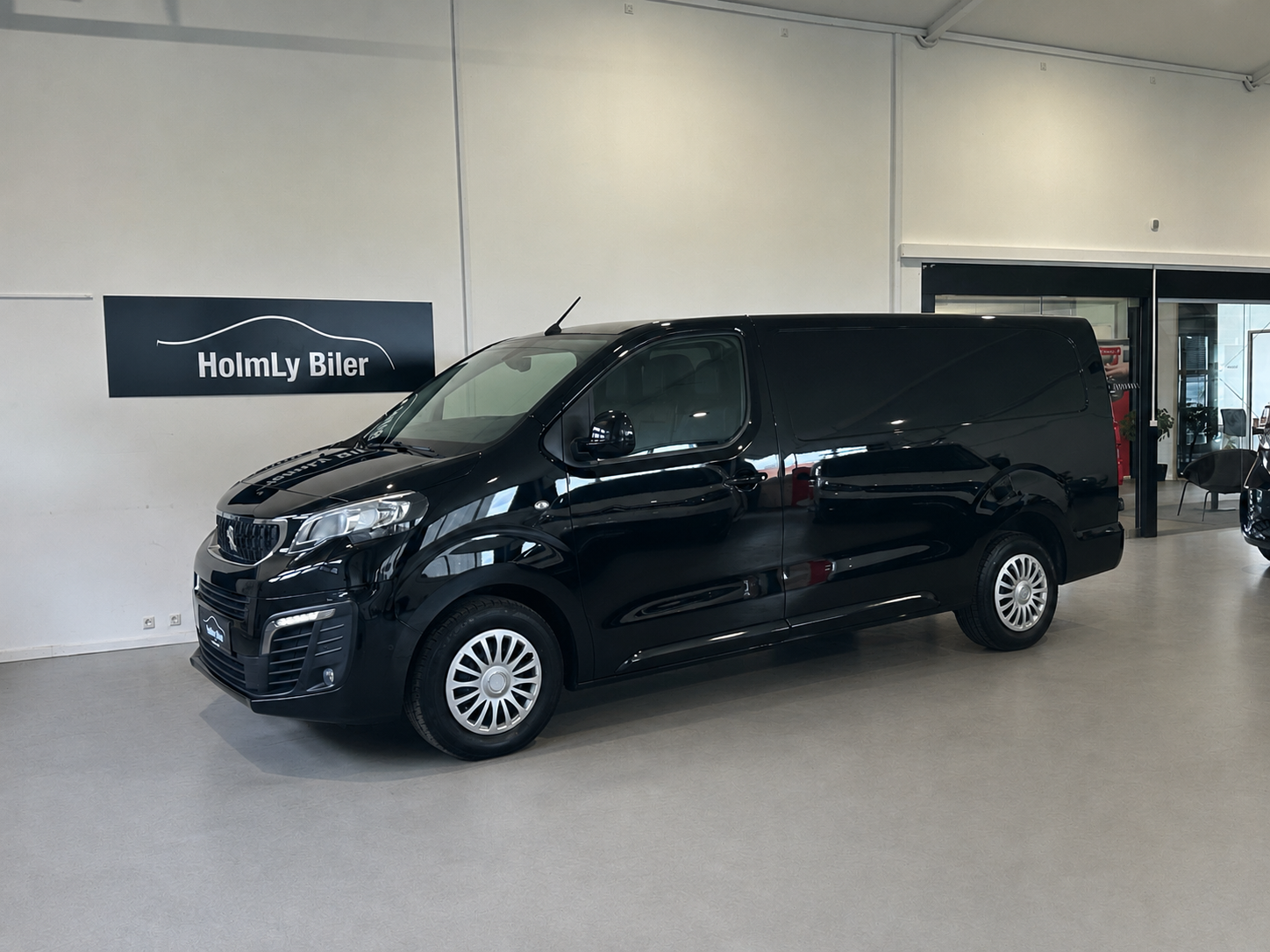 Peugeot Expert BlueHDi 122 L3 Plus EAT8 Van