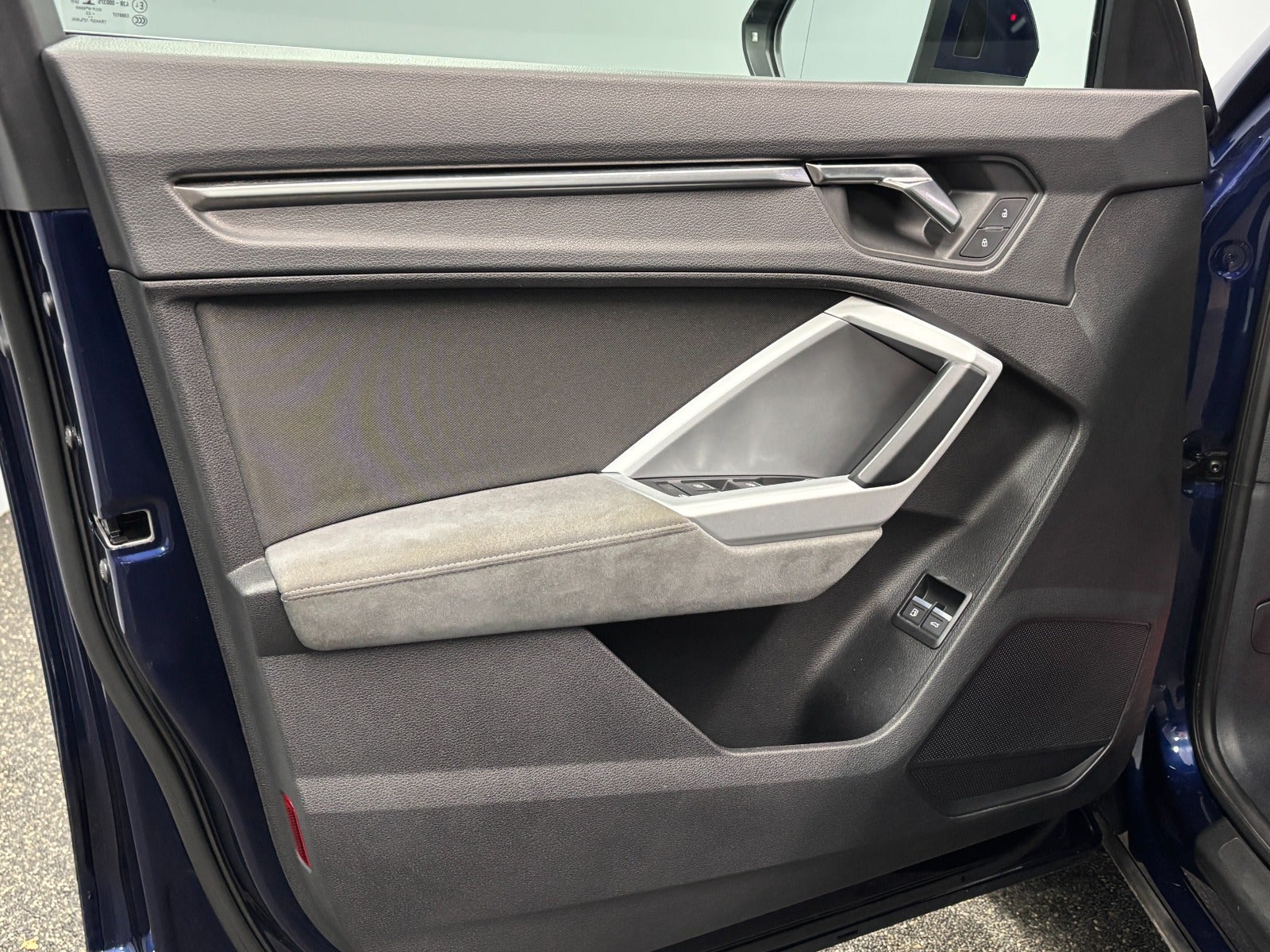 Billede af Audi Q3 45 TFSi e Attitude plus S-tr.