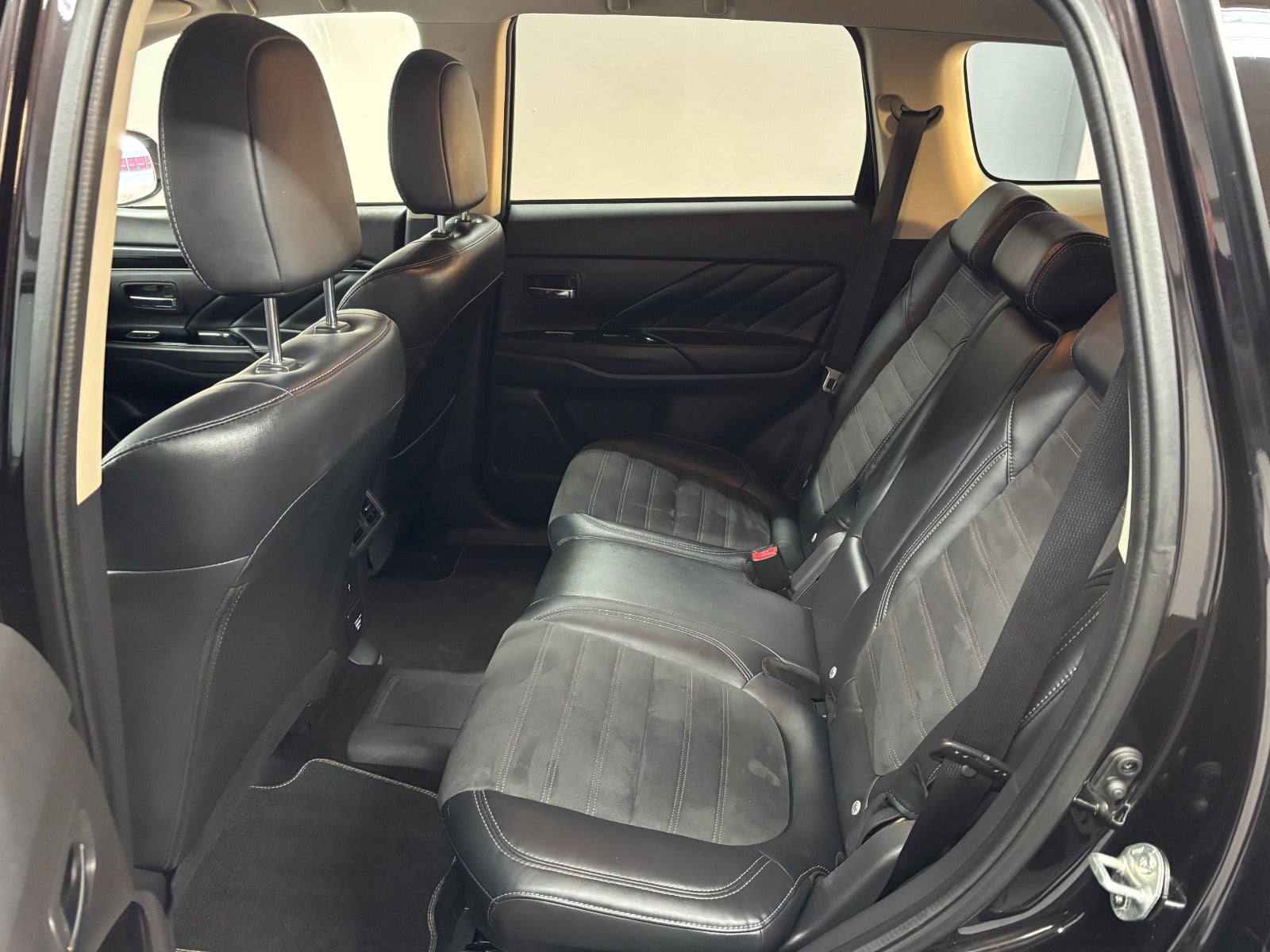 Billede af Mitsubishi Outlander 2,4 PHEV Intense CVT 4WD