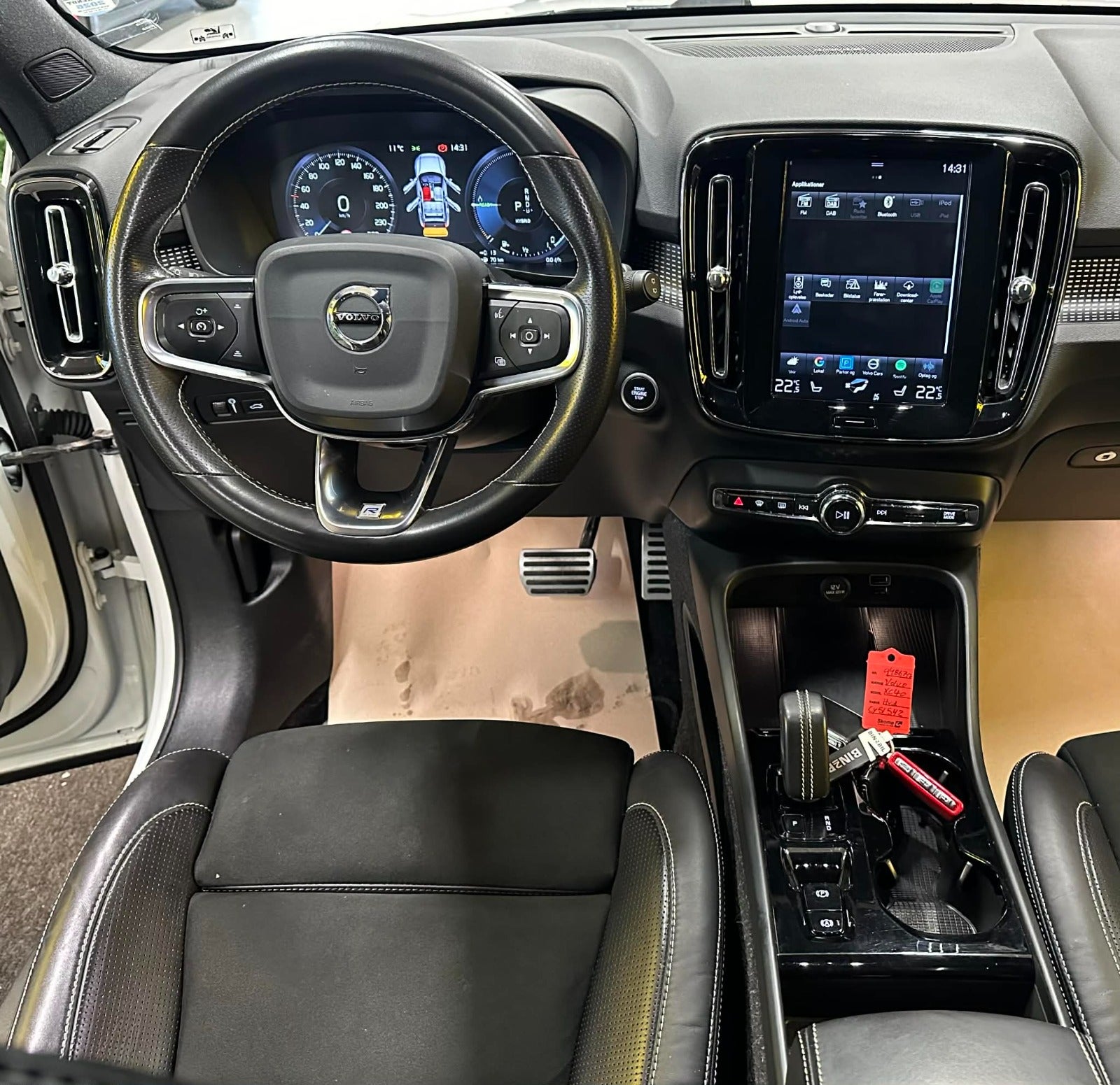 Billede af Volvo XC40 1,5 T5 ReCharge R-Design aut.