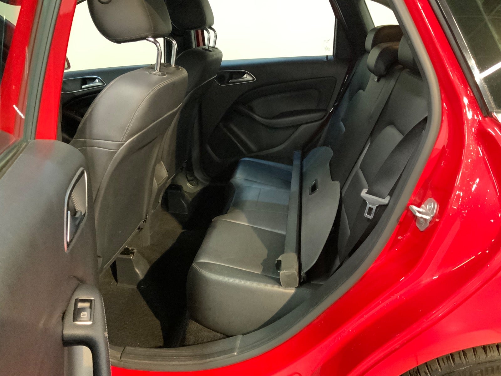 Mercedes-Benz B 200 (6/8)