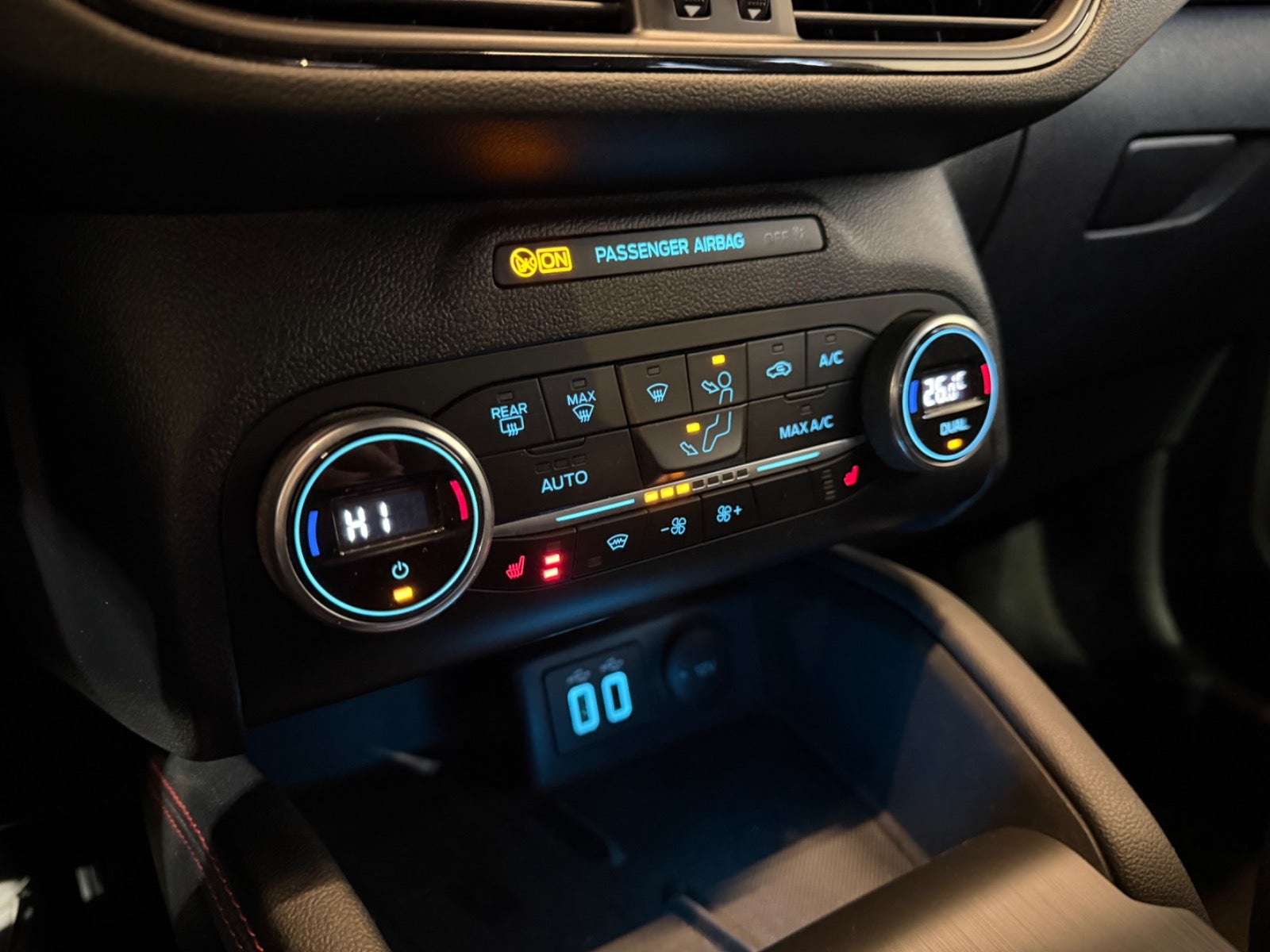 Ford Kuga PHEV ST-Line CVT Van