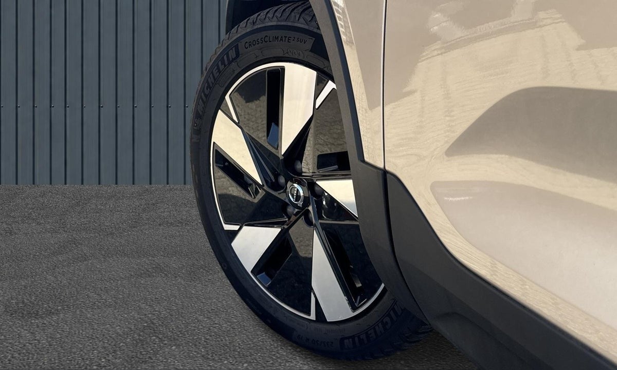 Volvo XC40 ReCharge Extended Range Core thumbnail 3