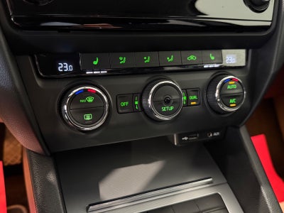 Skoda Octavia TDi 150 Elegance Combi DSG