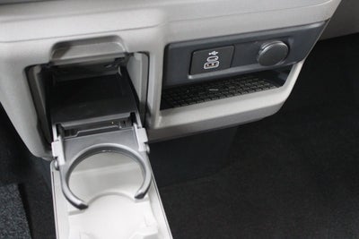 VW e-Caravelle Life SWB