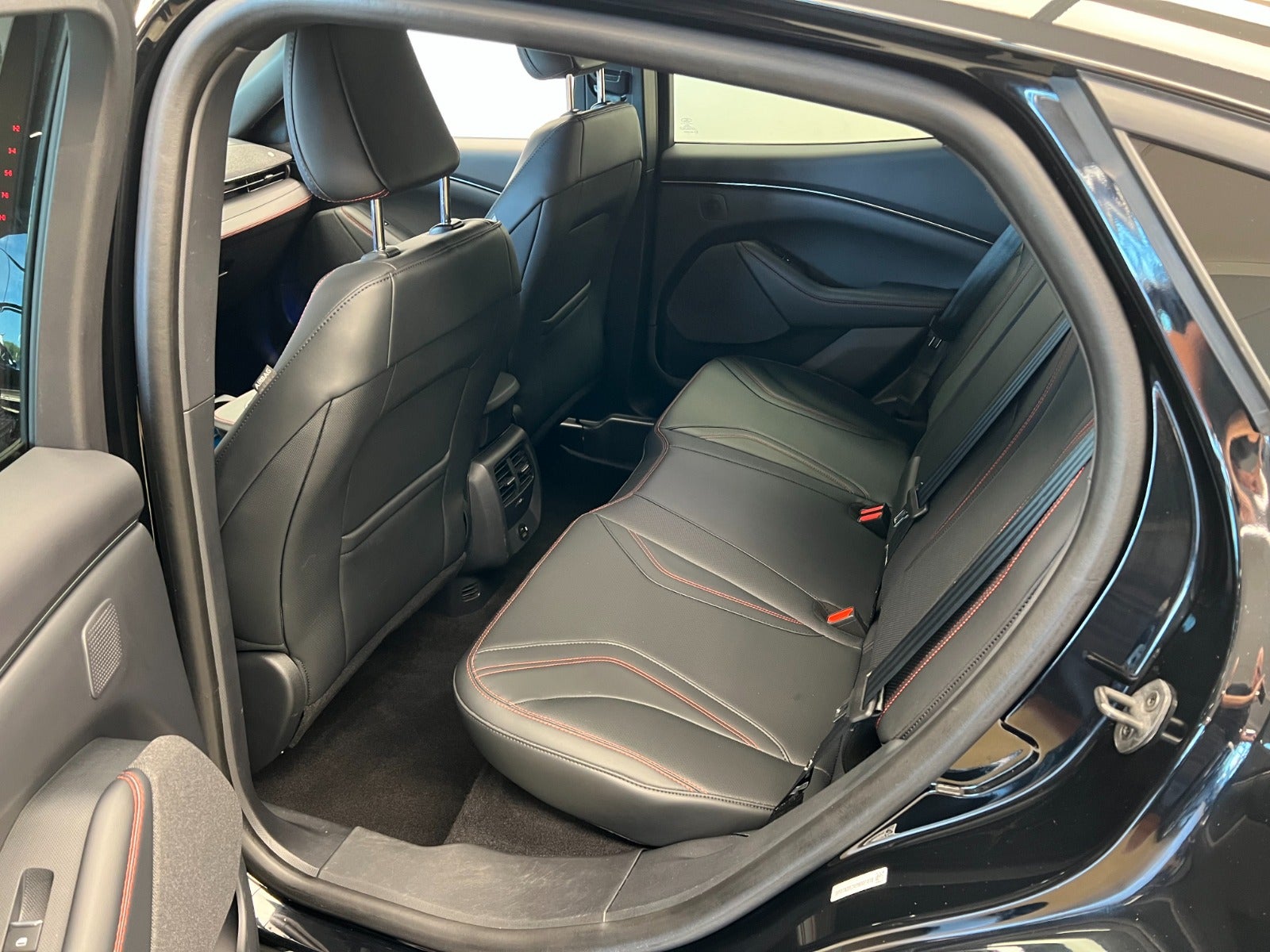 Billede af Ford Mustang Mach-E 98 Premium Extended Range