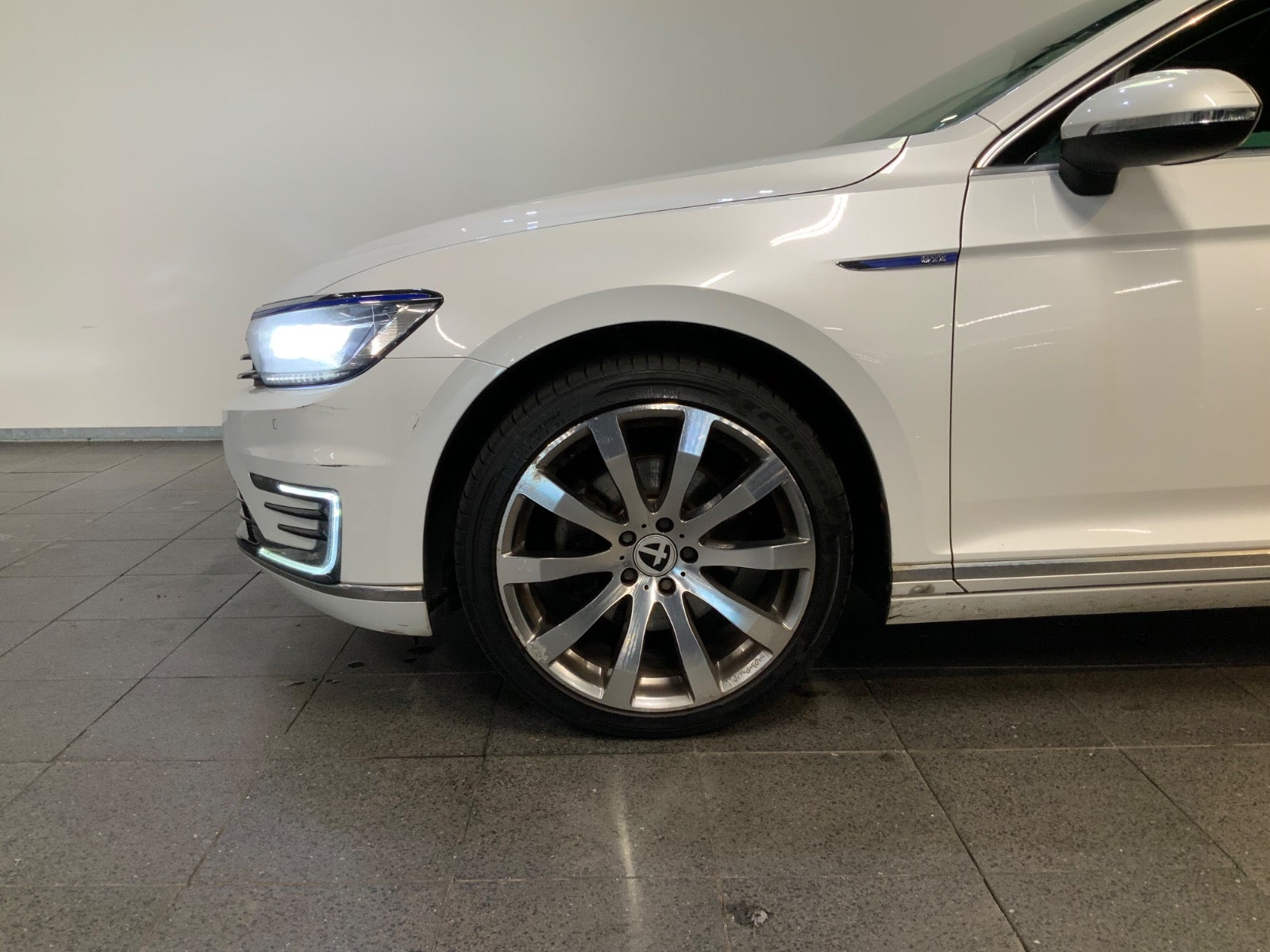 VW Passat (3/8)
