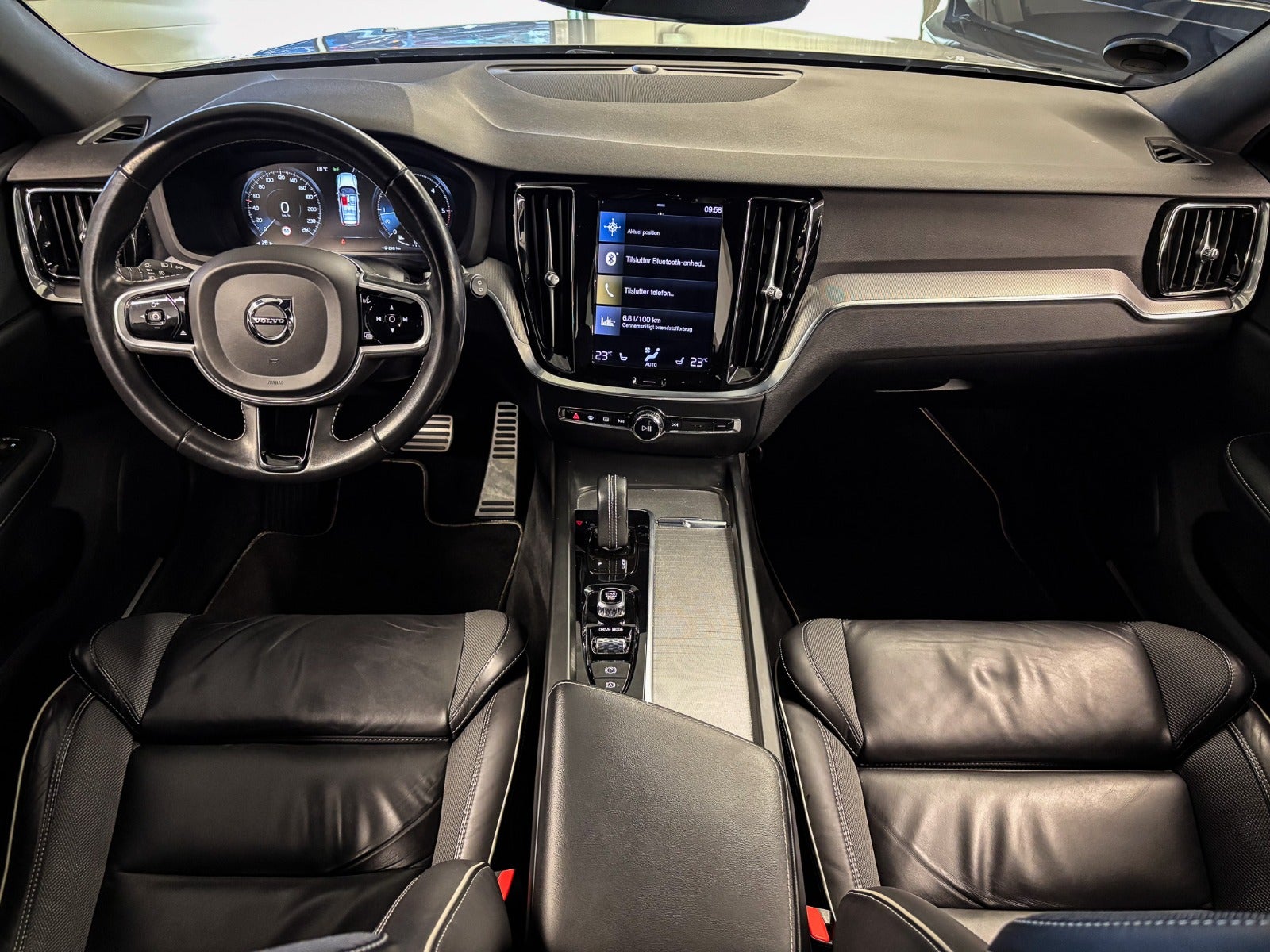 Billede af Volvo V60 2,0 B4 197 R-Design aut.