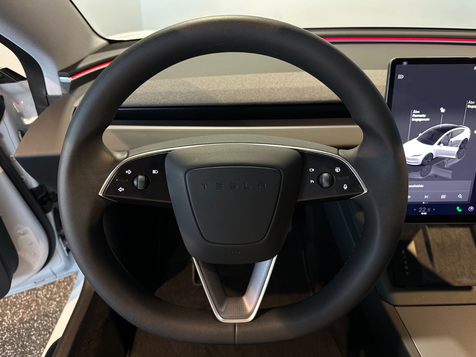 Tesla Model 3 RWD 4d - 13