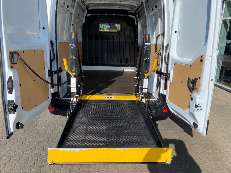Nissan Interstar dCi 150 L2H2 Acenta Van