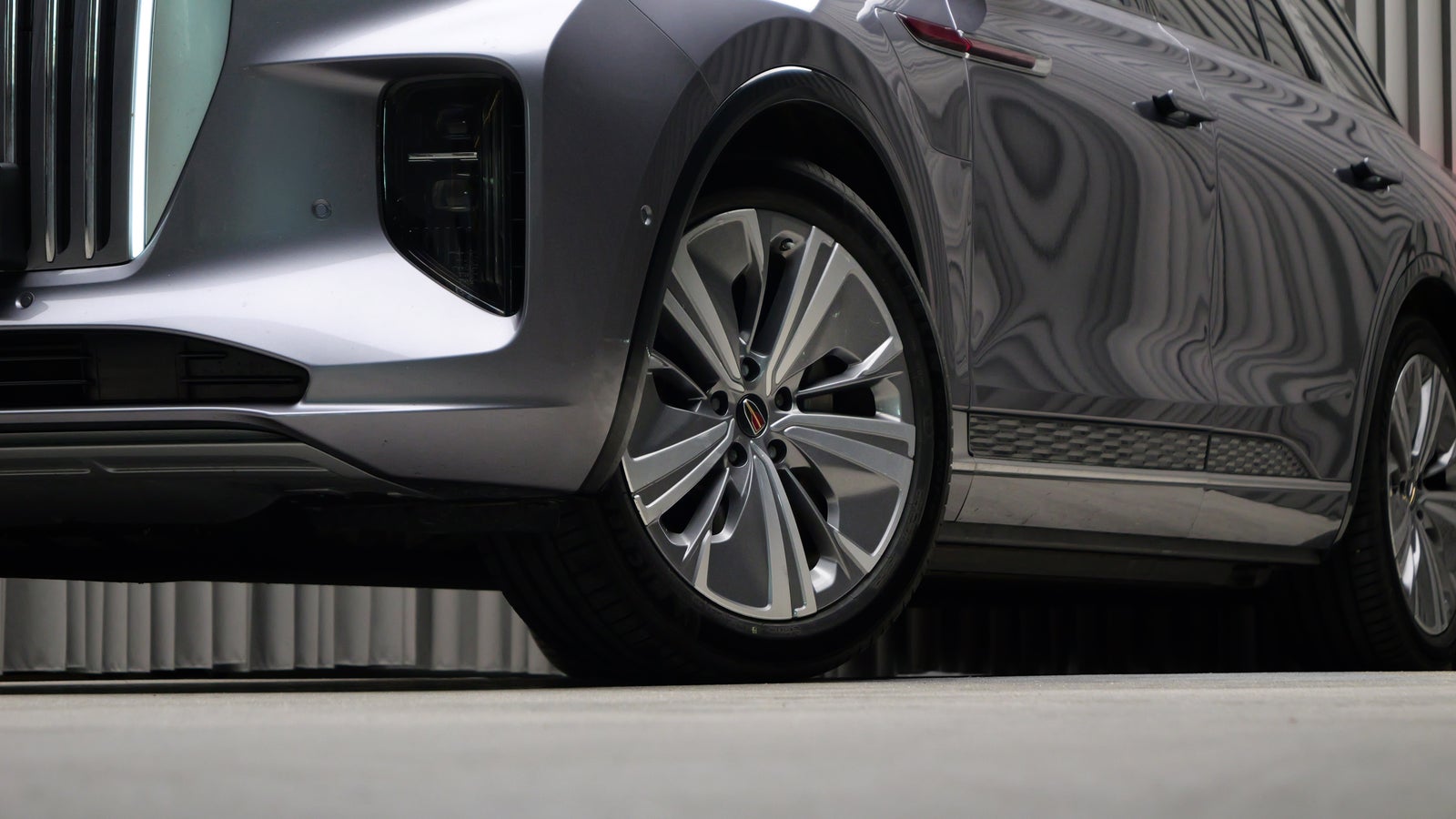 Hongqi E-HS9 Exclusive