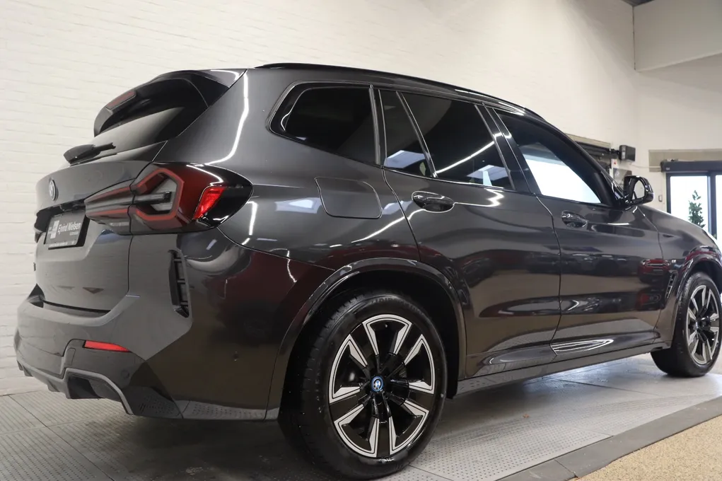 BMW iX3 Charged M-Sport