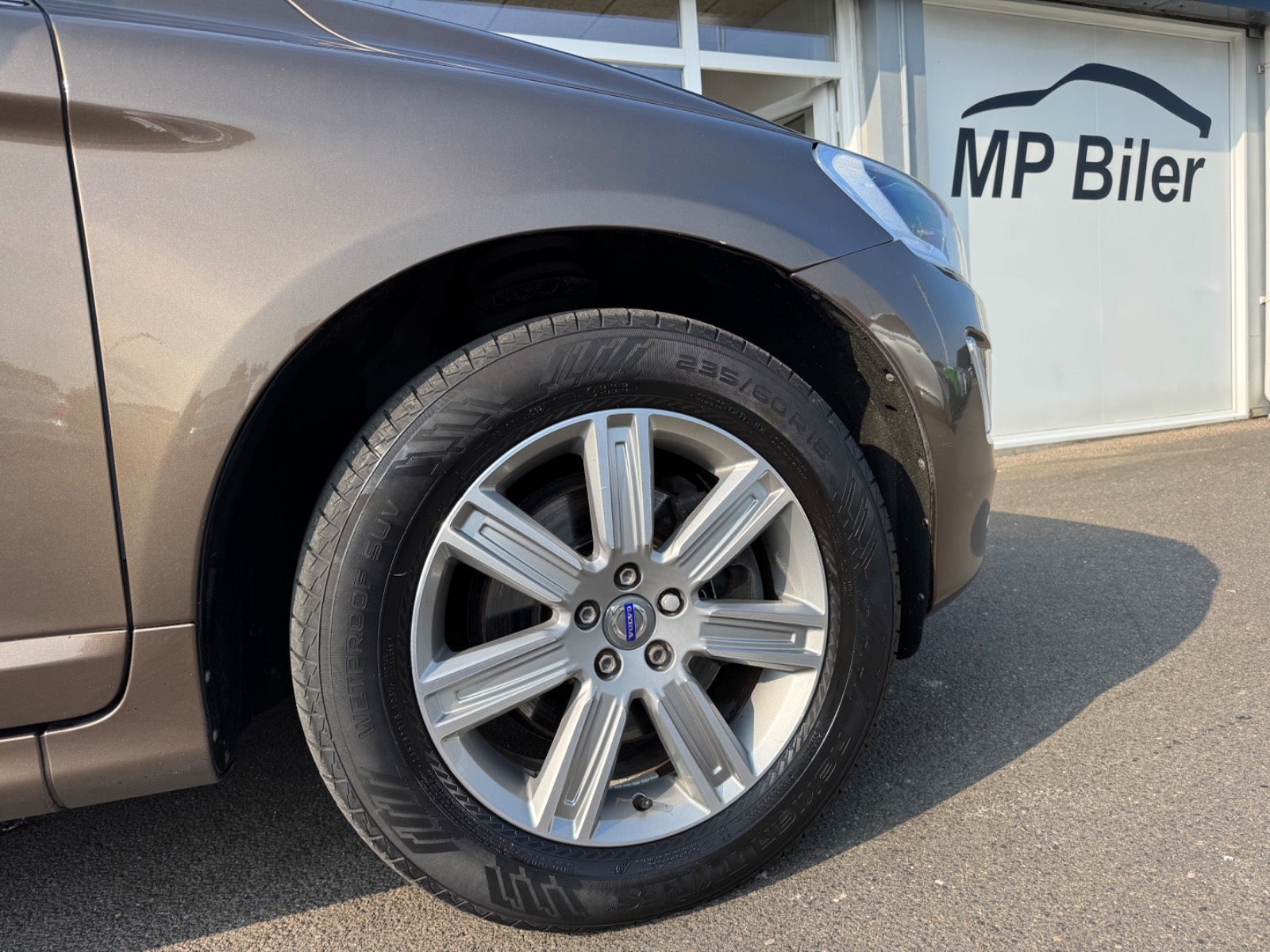Billede af Volvo XC60 2,4 D5 220 Momentum aut. AWD Van