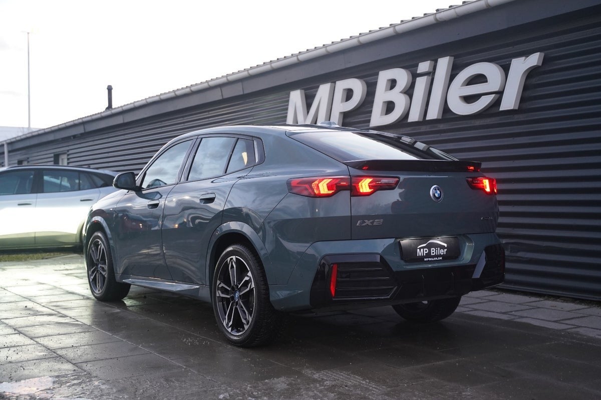 Billede af BMW iX2  eDrive20 M-Sport