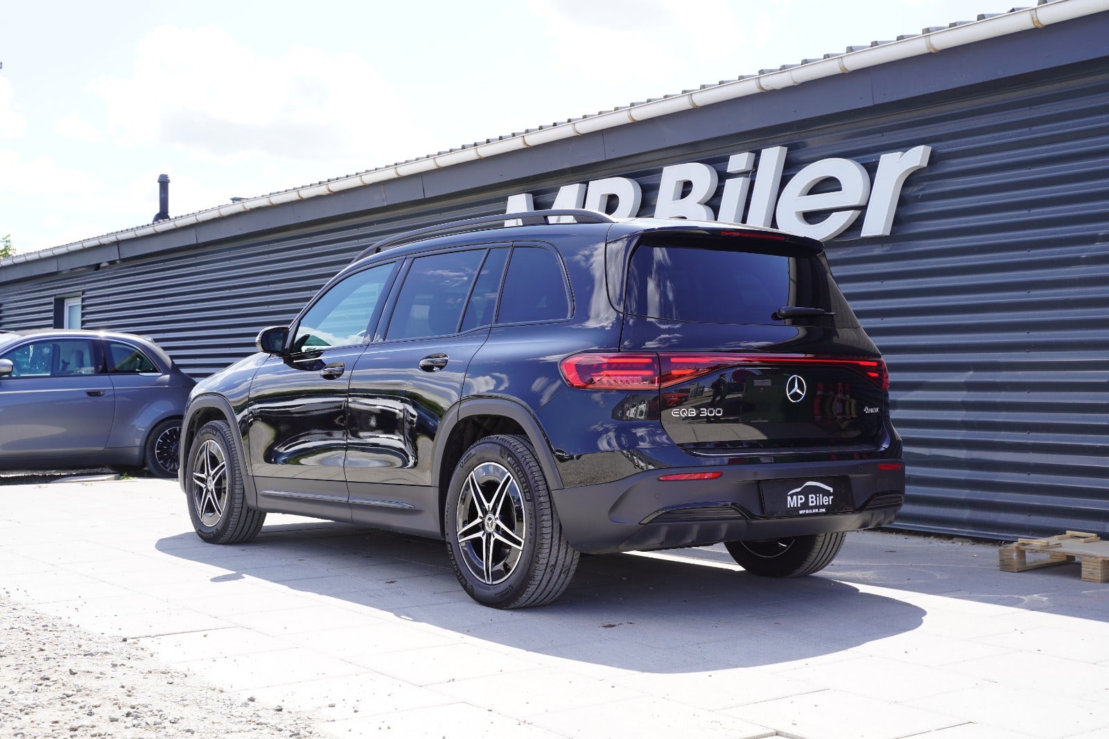 Billede af Mercedes EQB300  AMG Line 4Matic